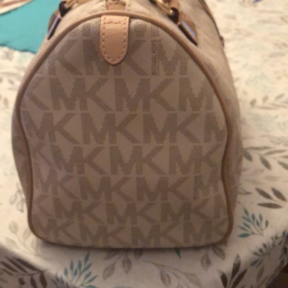 Michael Kors Large Grayson bag with dust bag. - Picture 3 of 12